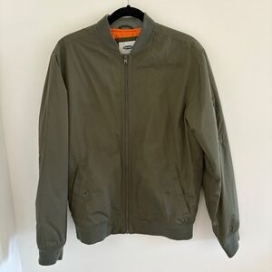 Old Navy Men's Olive Green Bomber Jacket Size Medium‎ Quilted Orange Lining Zip